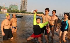 20130810我会首届水上救生培训班在闽江金山大桥下金桥冬泳基地开