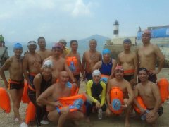 我协会泳将成功横渡海坛海峡